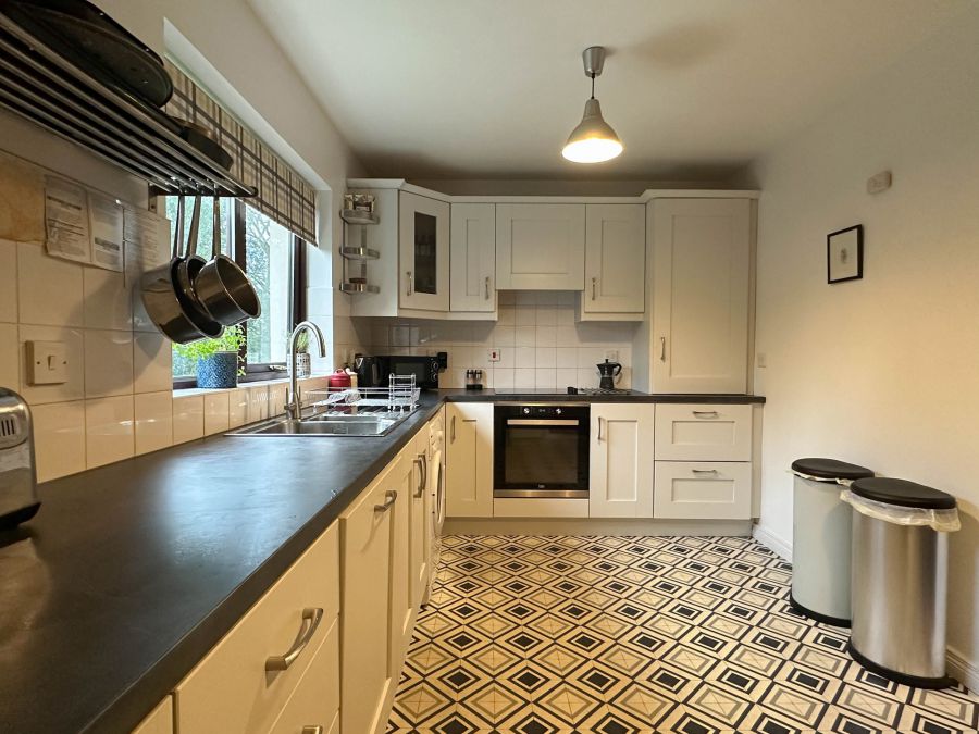 Apt 9 Bellevue Court