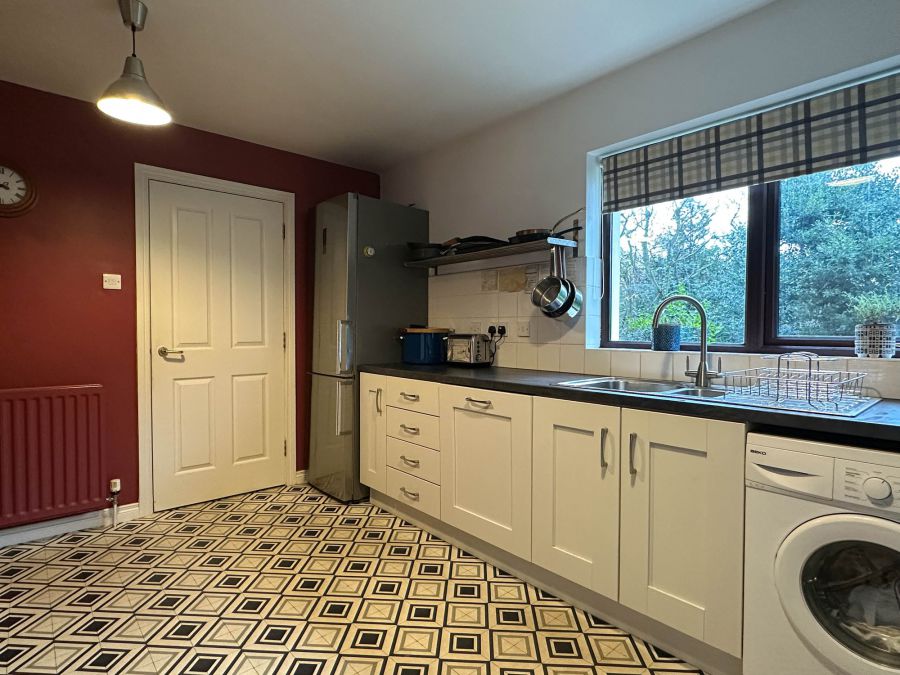 Apt 9 Bellevue Court