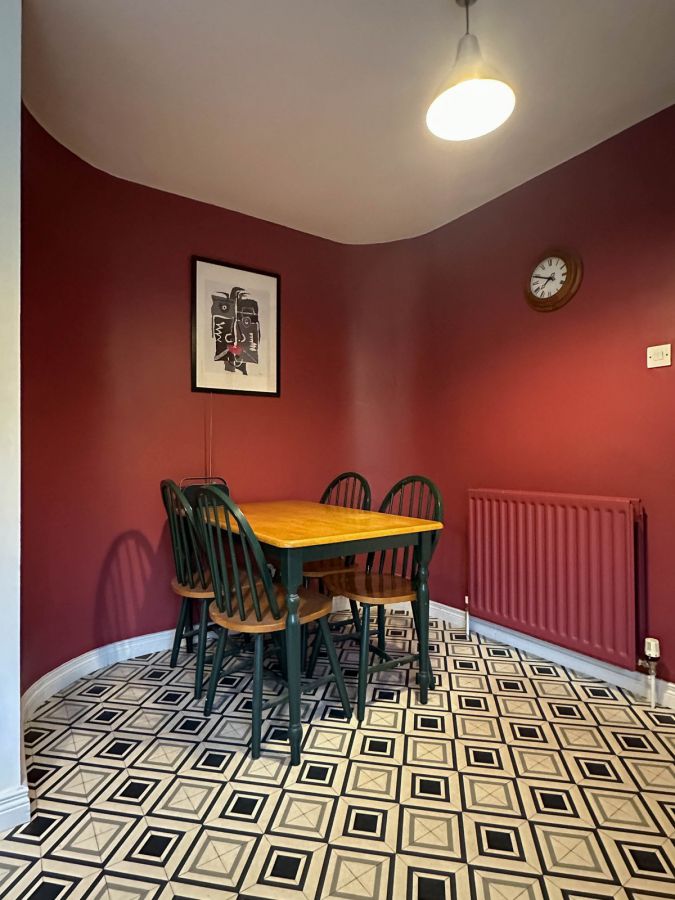 Apt 9 Bellevue Court