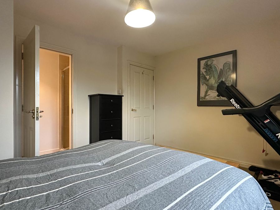 Apt 9 Bellevue Court