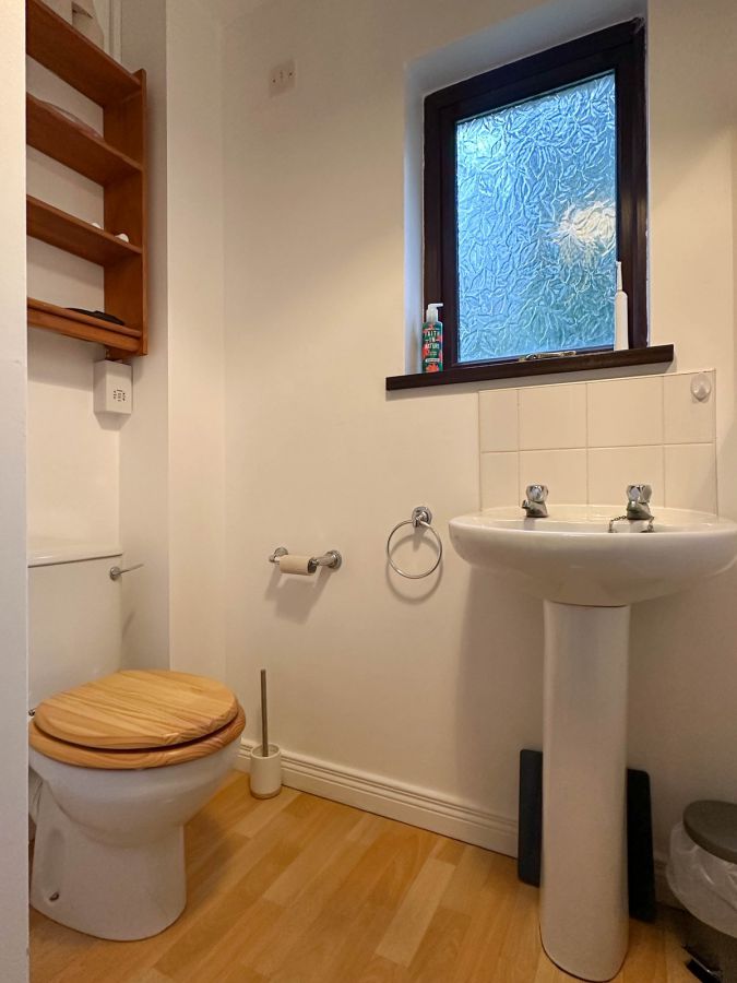 Apt 9 Bellevue Court