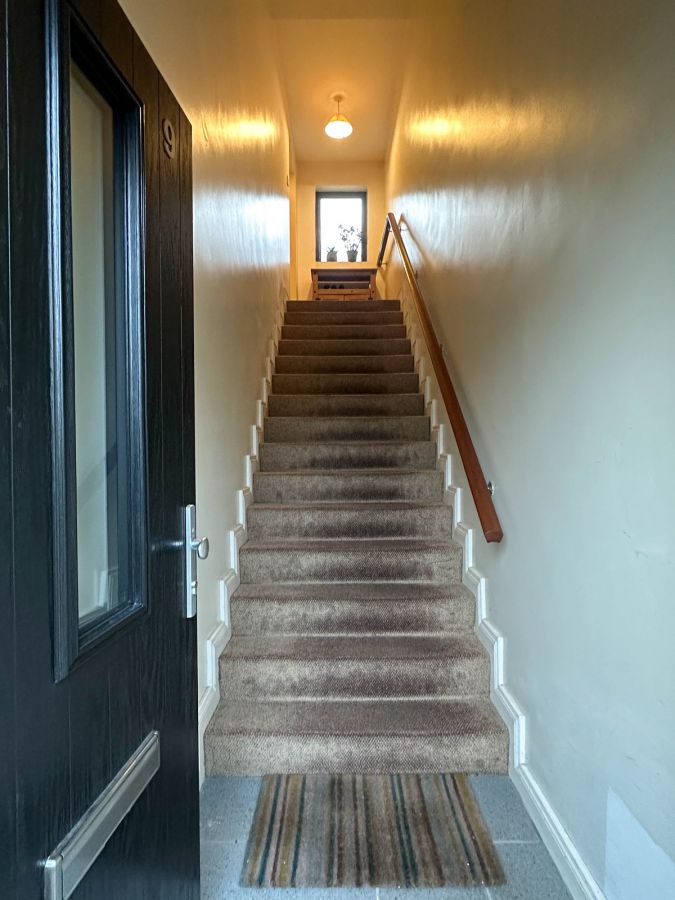 Apt 9 Bellevue Court