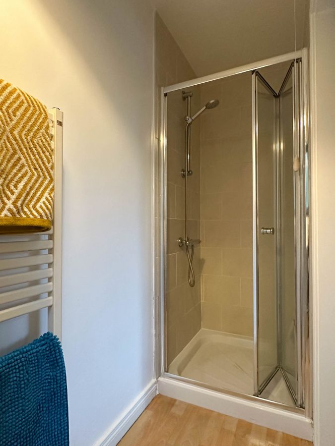 Apt 9 Bellevue Court