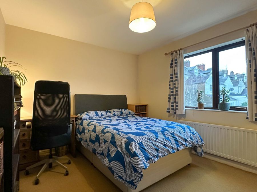 Apt 9 Bellevue Court