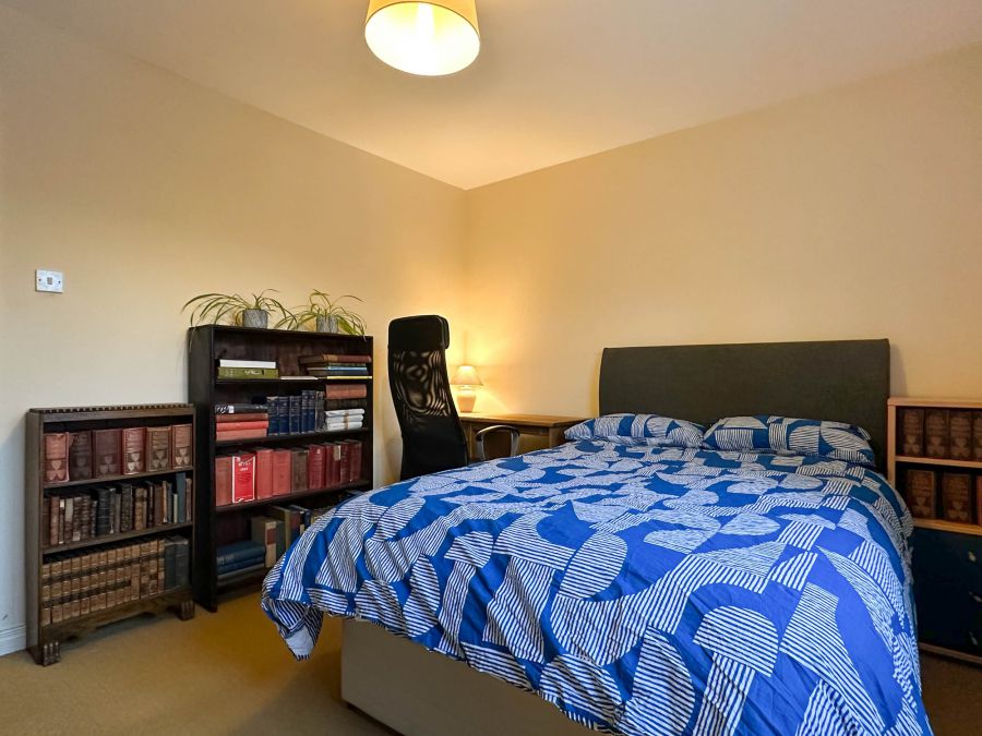 Apt 9 Bellevue Court