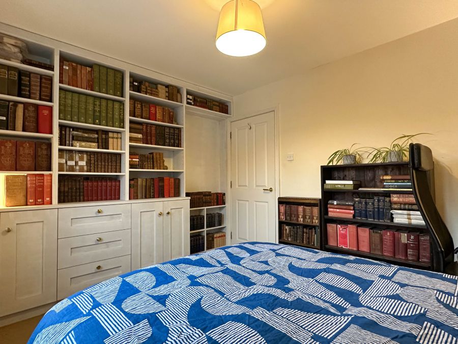 Apt 9 Bellevue Court