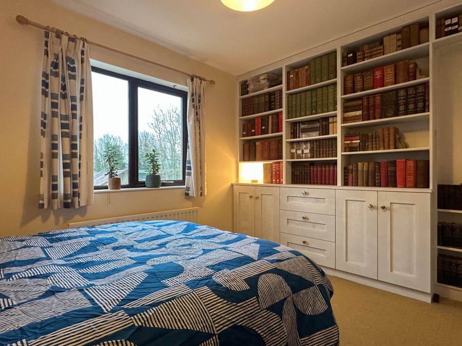 Apt 9 Bellevue Court