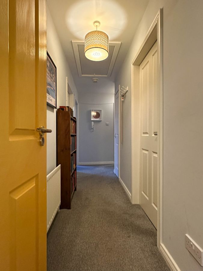 Apt 9 Bellevue Court