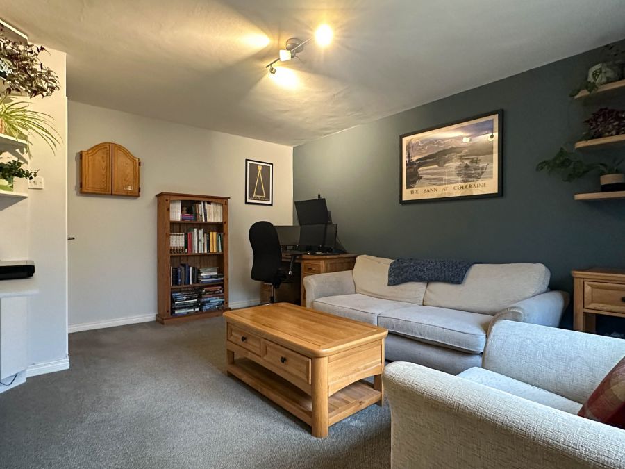 Apt 9 Bellevue Court