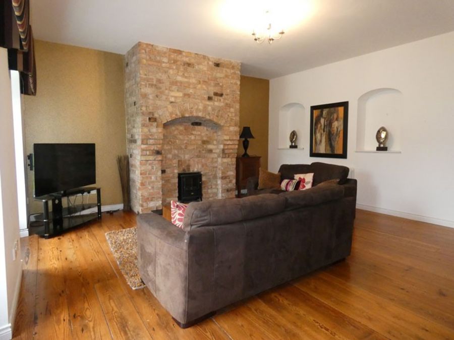 6 Cromore Village