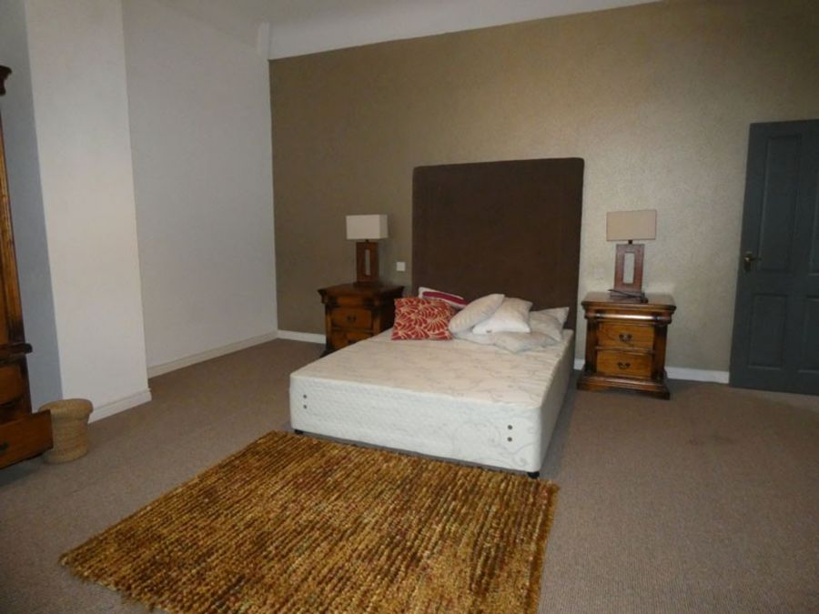 6 Cromore Village