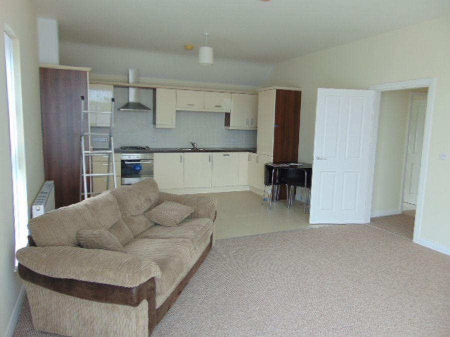 37 Lakeside Court