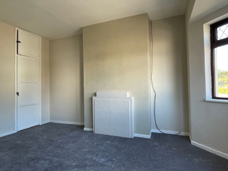 18 Hazelbank Road