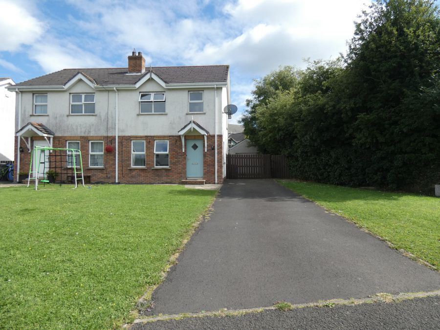 37 Knockbrcken Court