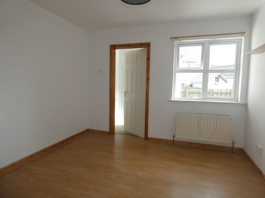 37 Knockbrcken Court