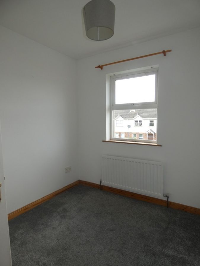 37 Knockbrcken Court