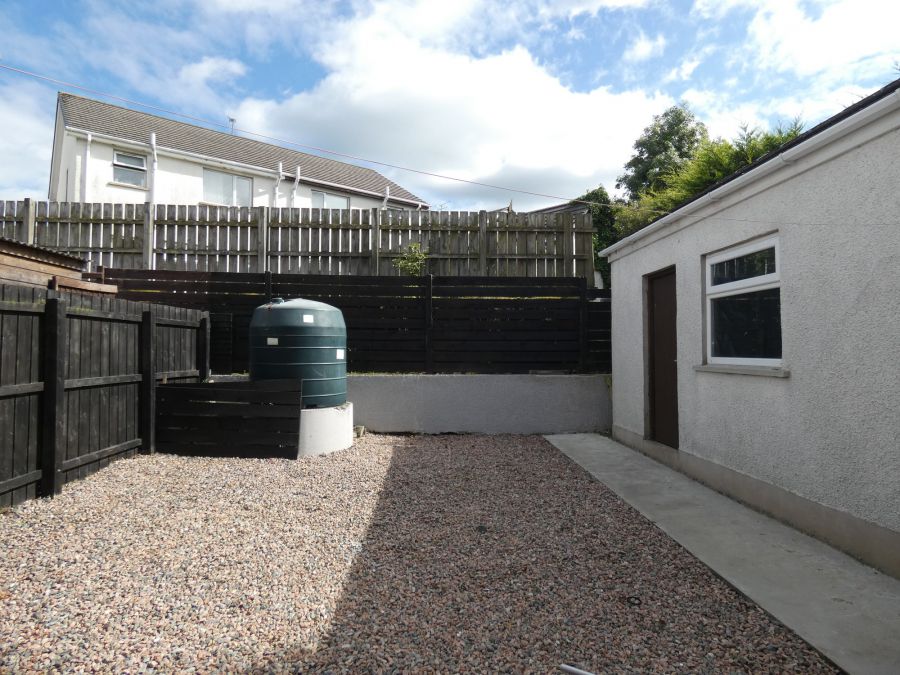 37 Knockbrcken Court