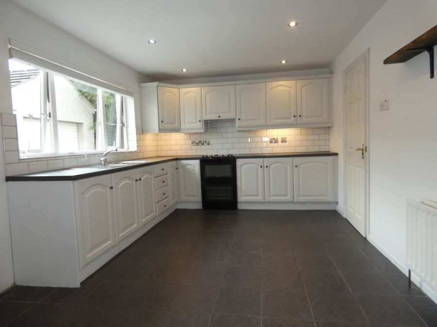 37 Knockbrcken Court