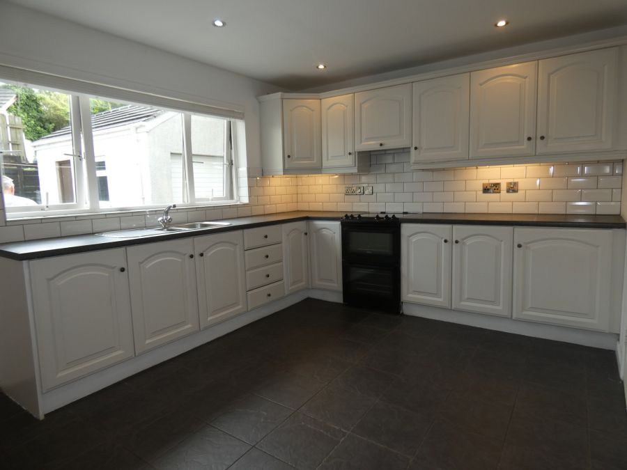 37 Knockbrcken Court