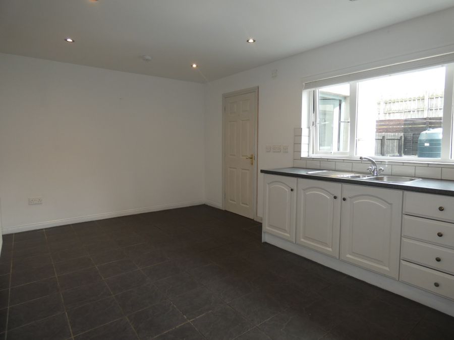 37 Knockbrcken Court
