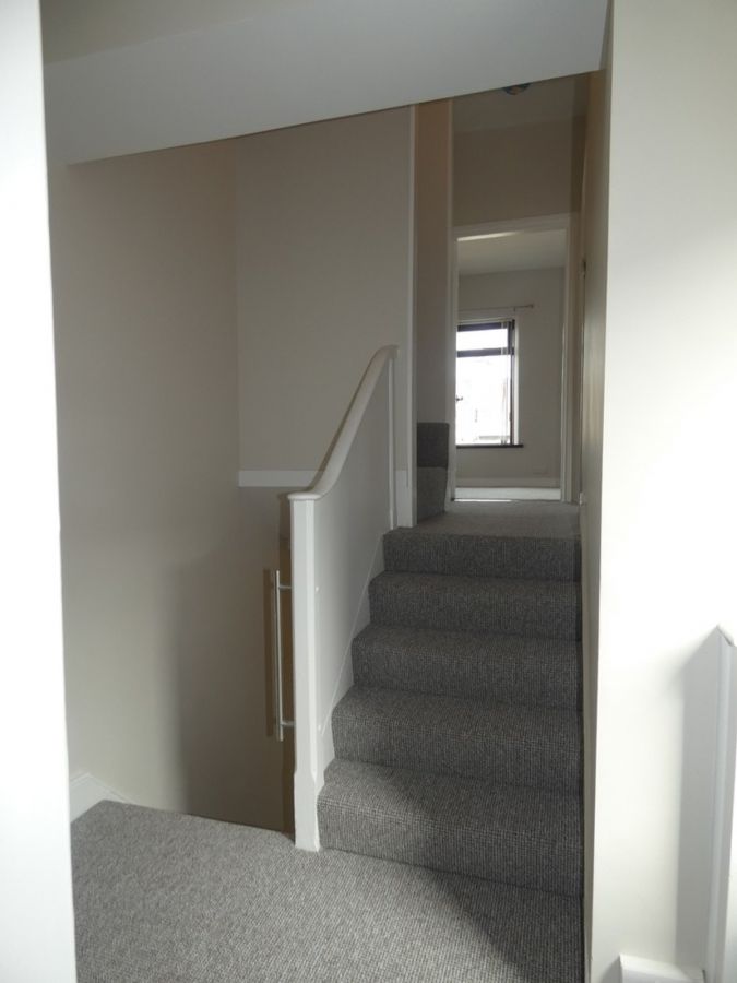 32 Upper Captain Street