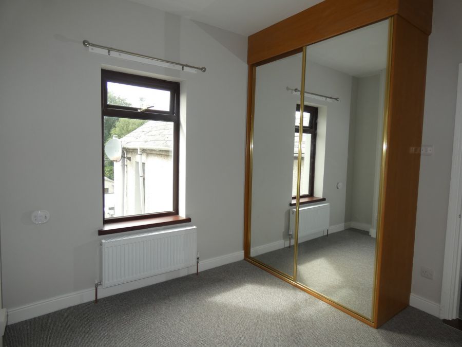32 Upper Captain Street