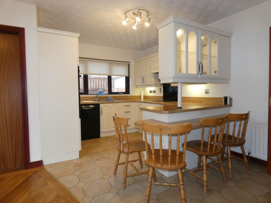 5 Castlehill Close