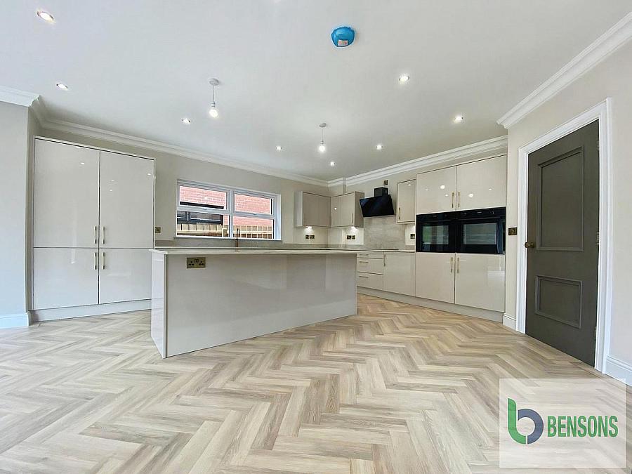 16 Portrush Road