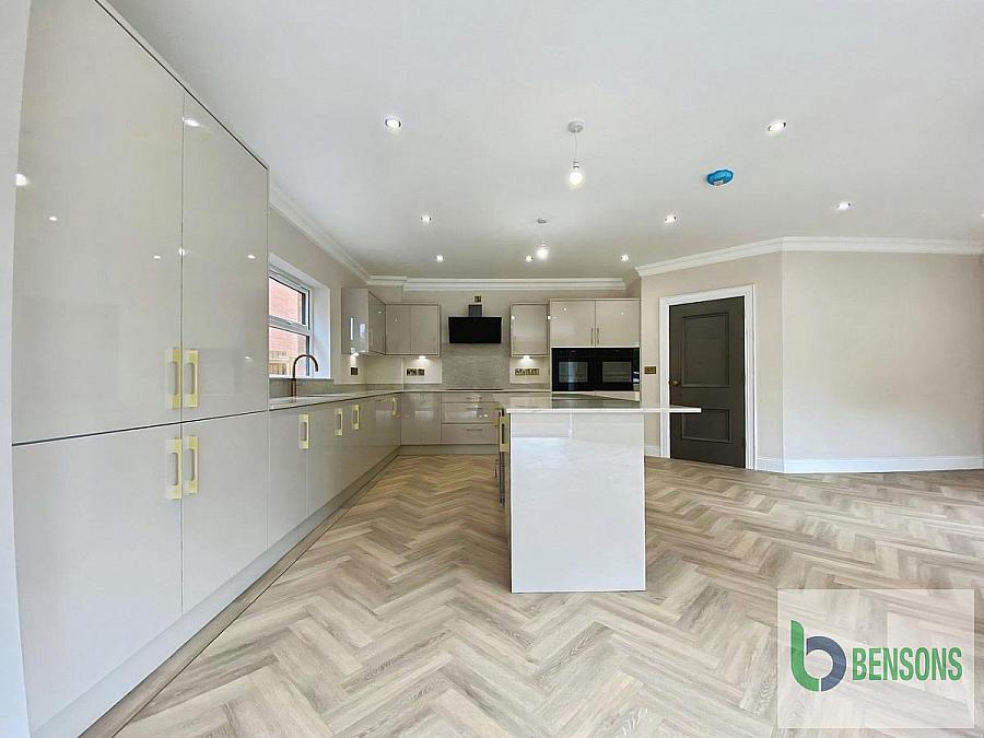 16 Portrush Road