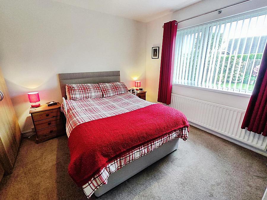 42 Broomhill Park