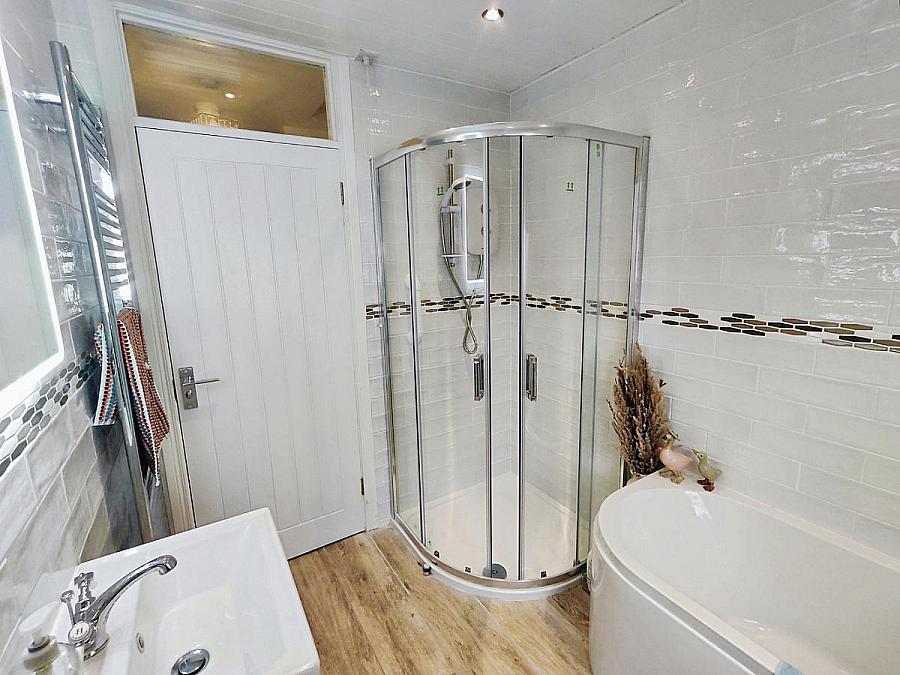 42 Broomhill Park