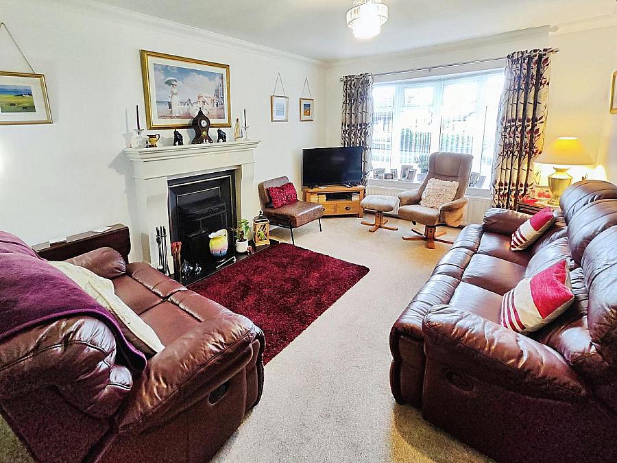 42 Broomhill Park