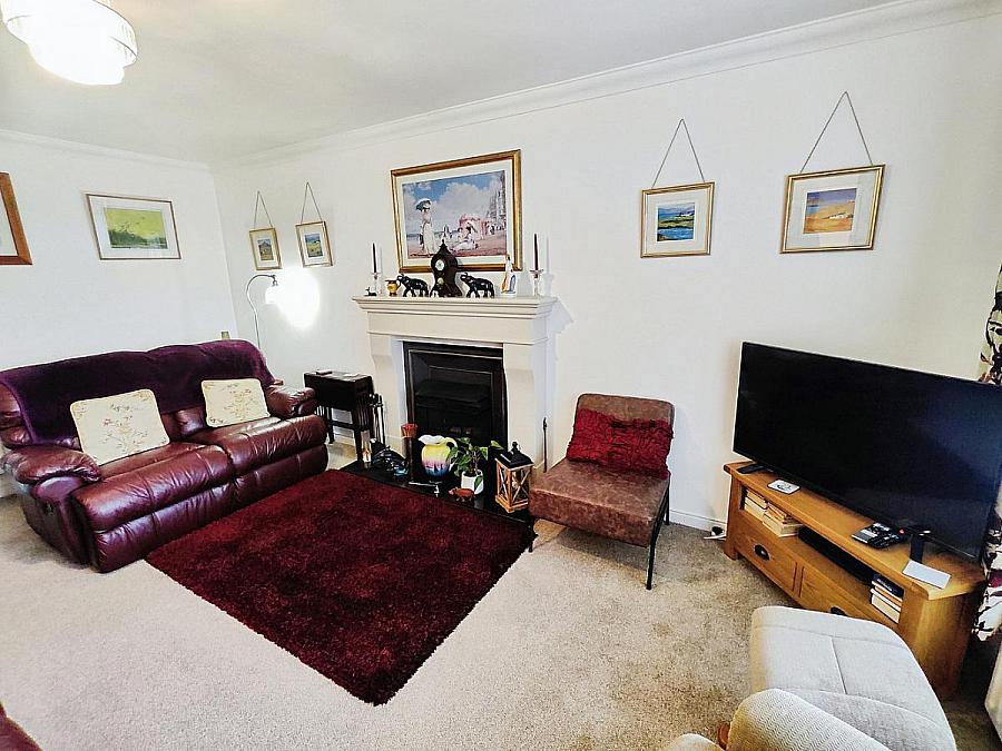 42 Broomhill Park
