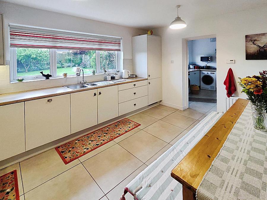 42 Broomhill Park