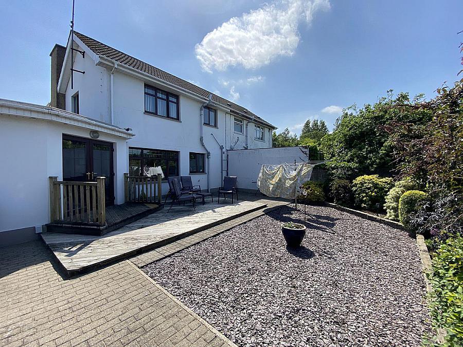 5 Riversdale Crescent