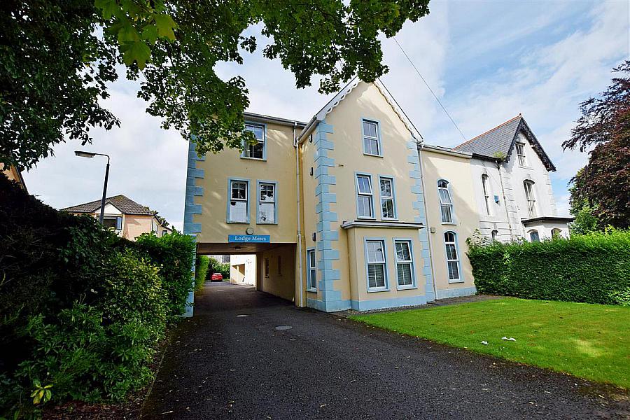 6 Lodge Mews, Lodge Road