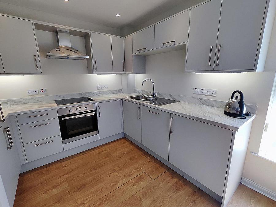 6 Lodge Mews, Lodge Road
