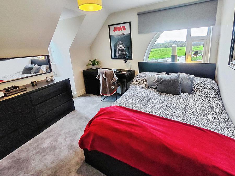 1 Shell Hill Crescent