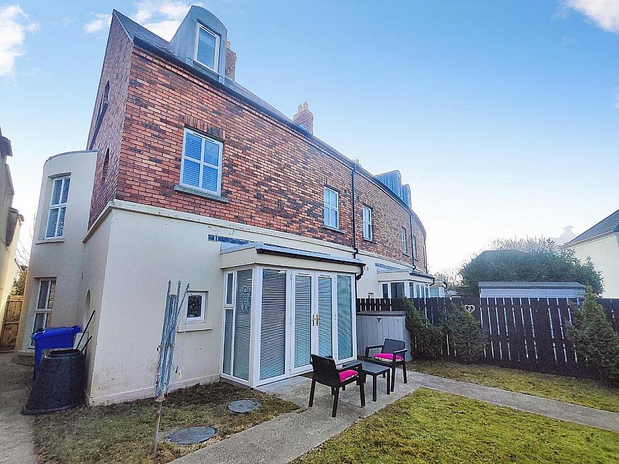 1 Shell Hill Crescent