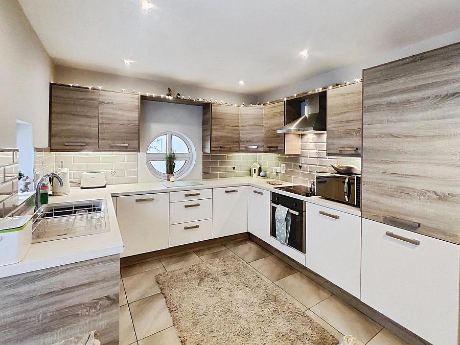 1 Shell Hill Crescent