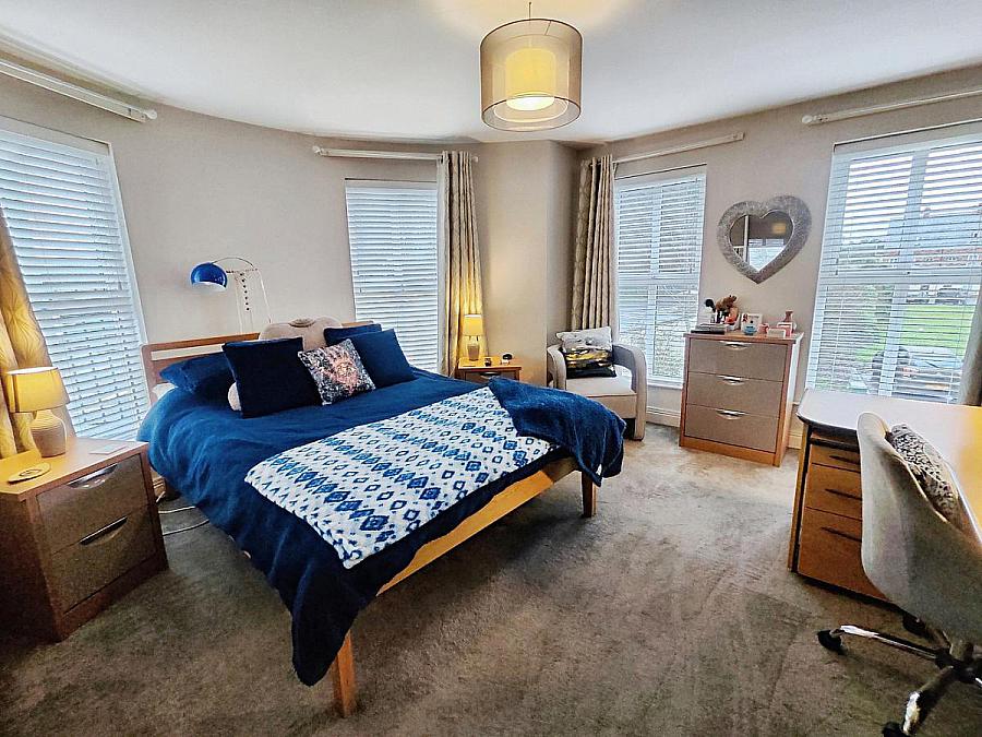 1 Shell Hill Crescent