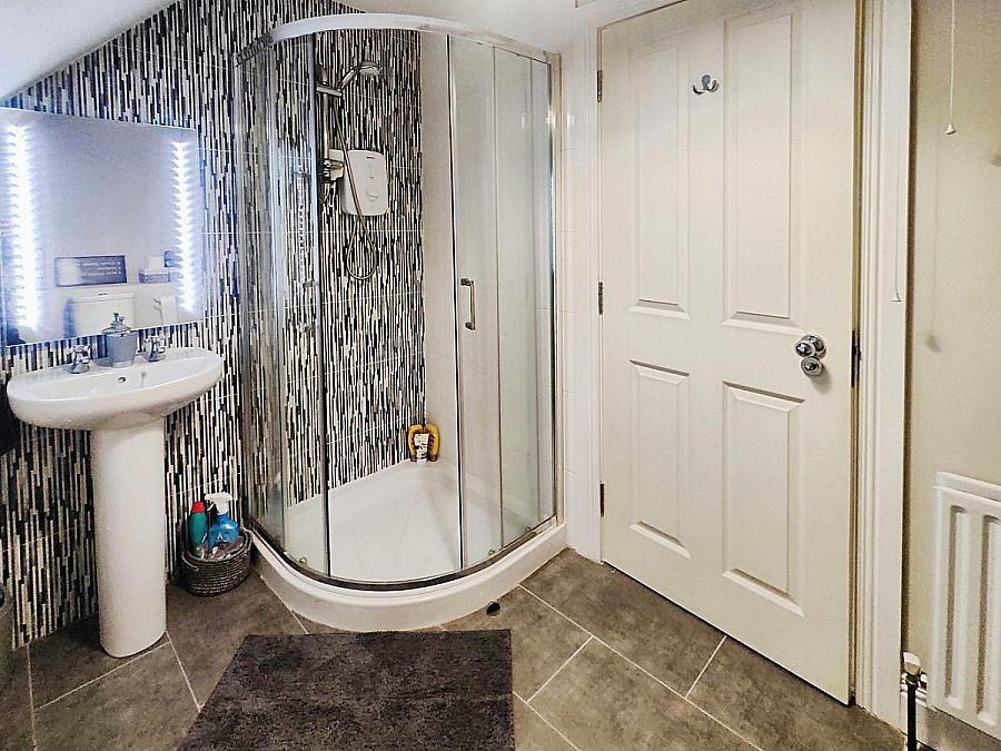 1 Shell Hill Crescent