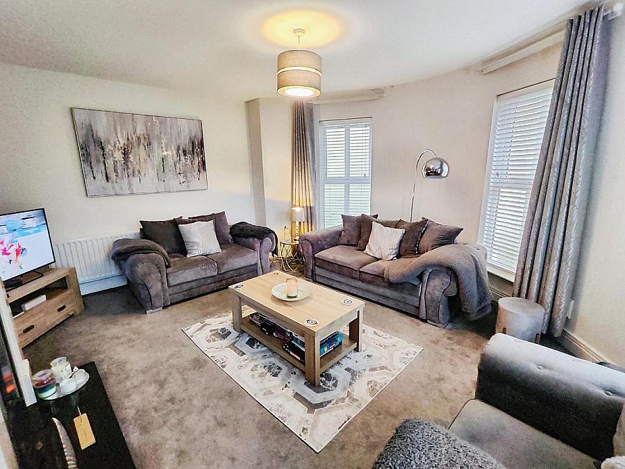 1 Shell Hill Crescent