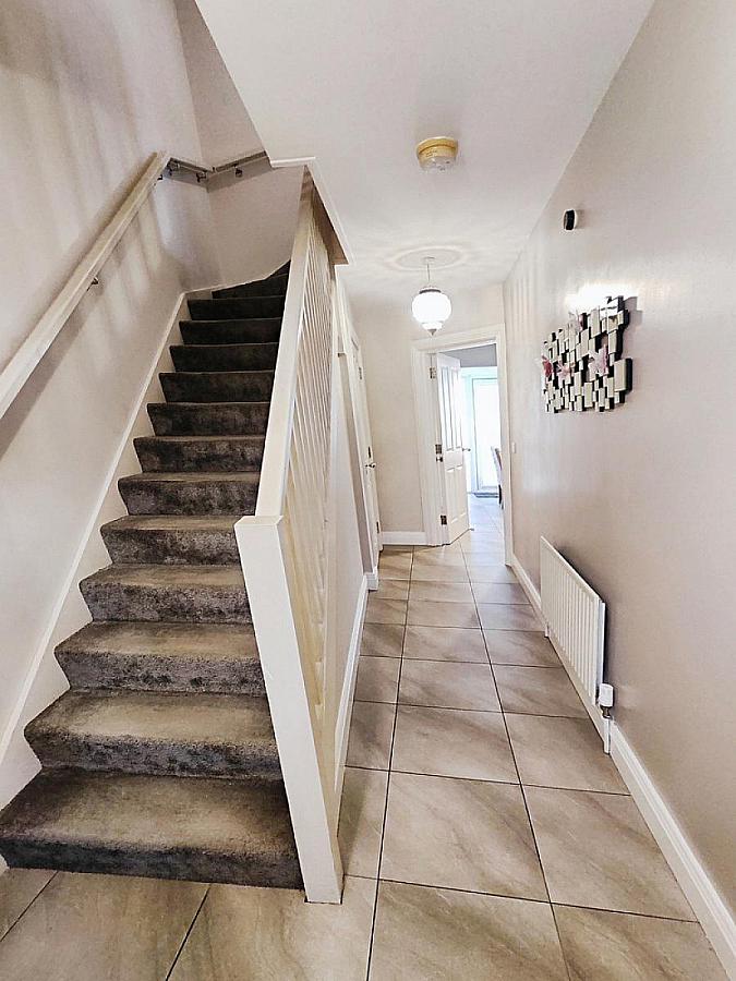 1 Shell Hill Crescent