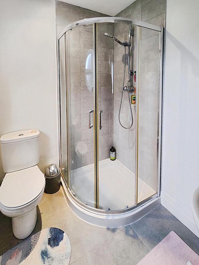 1 Shell Hill Crescent