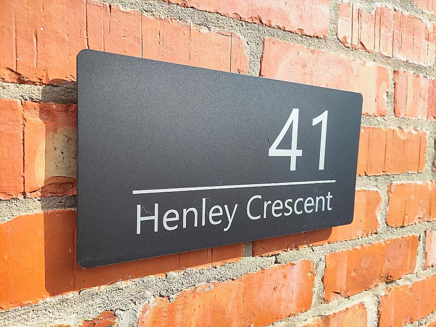41 Henley Crescent