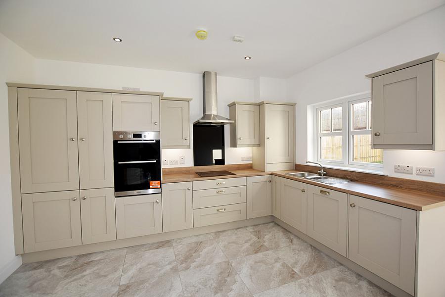 10 Blackthorn Drive 10 Blackthorn Drive
