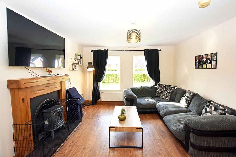 7 Knockbracken Walk