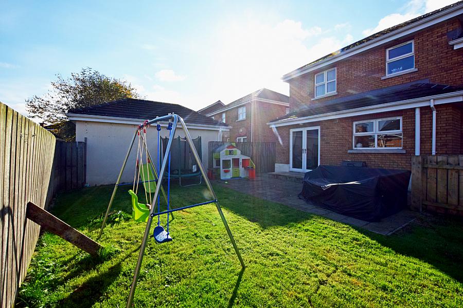 7 Knockbracken Walk