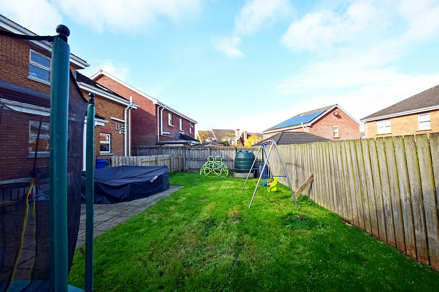 7 Knockbracken Walk